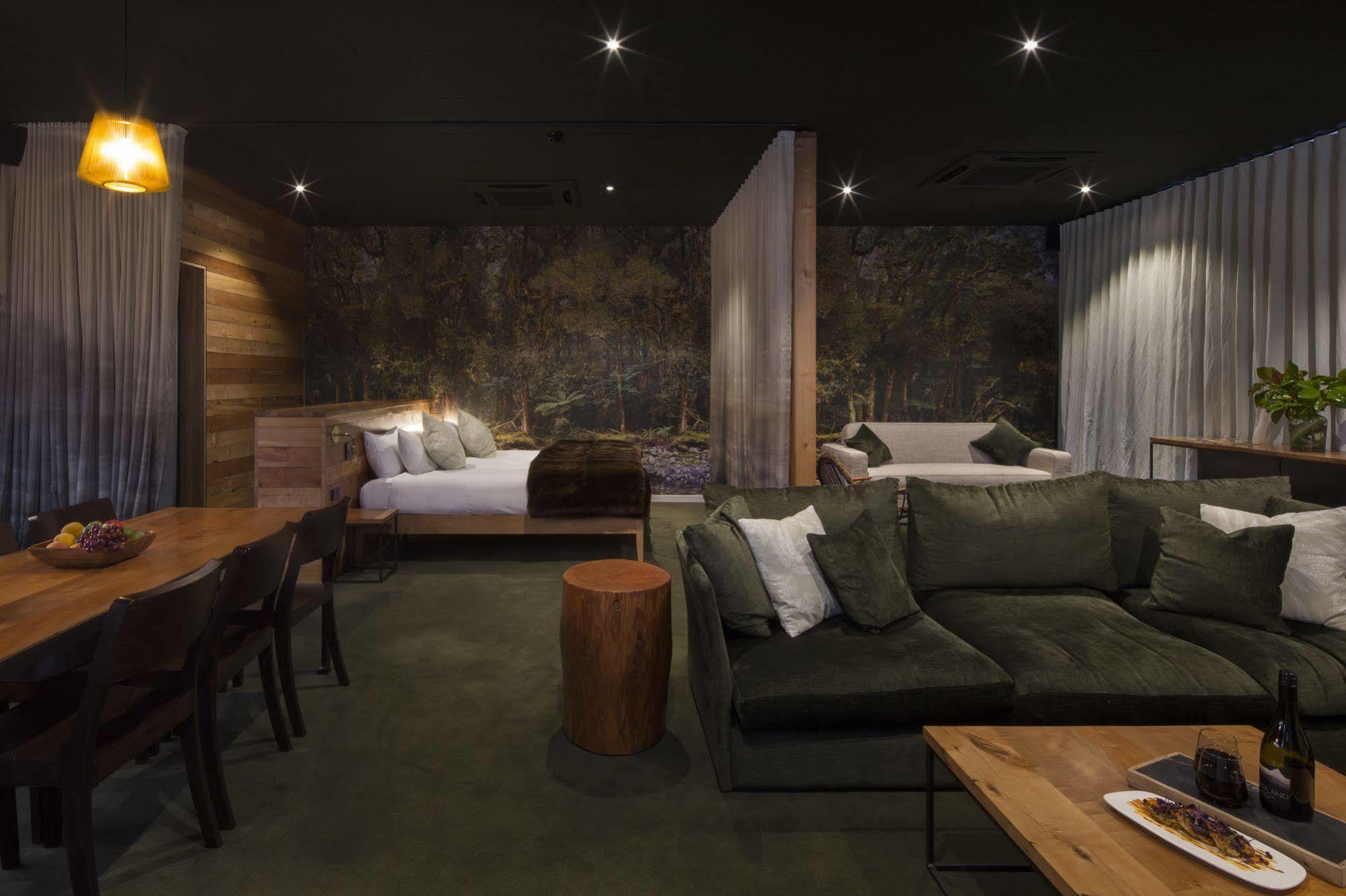 The Cinema Suites Te Anau Εξωτερικό φωτογραφία