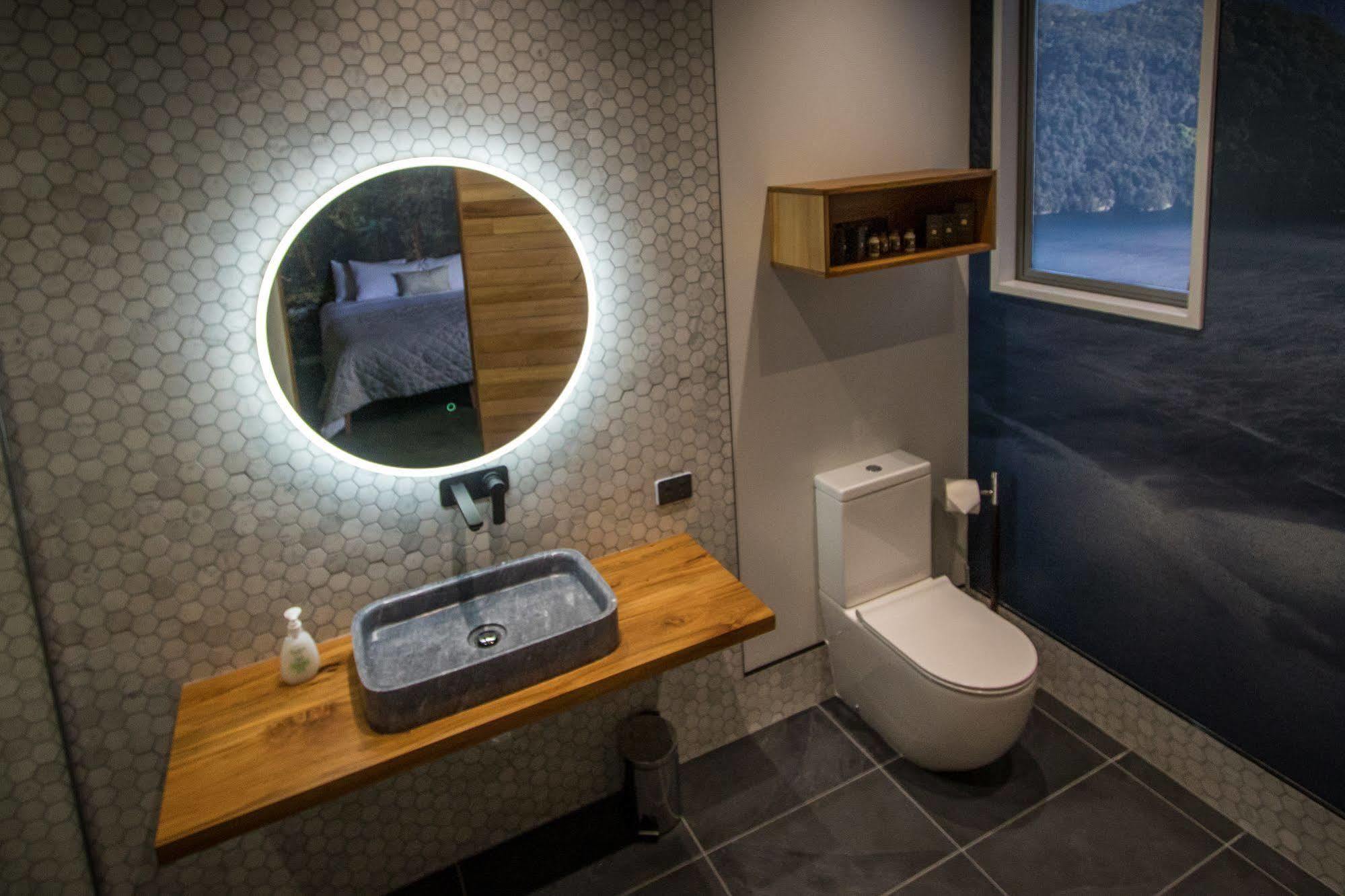 The Cinema Suites Te Anau Εξωτερικό φωτογραφία