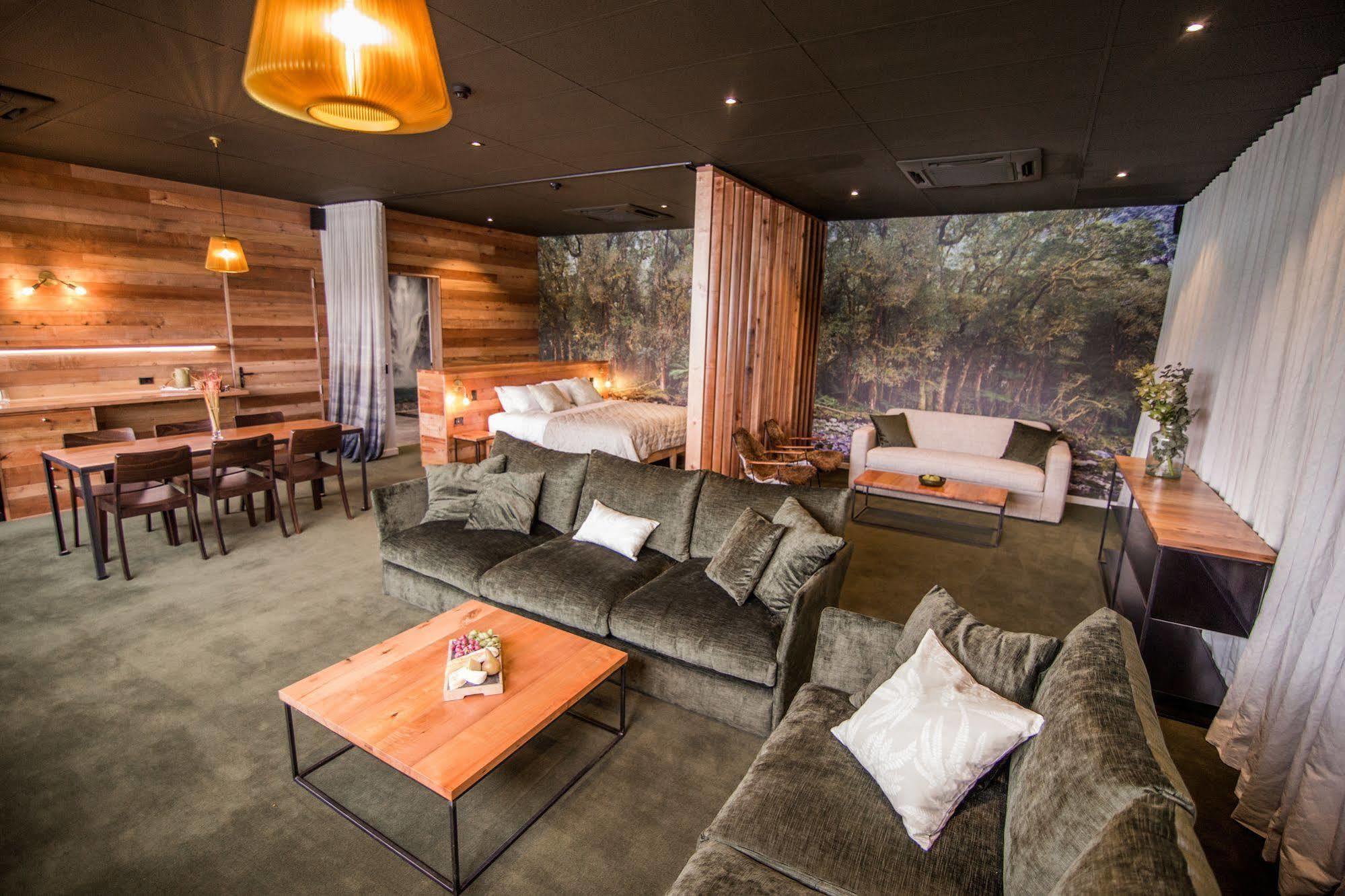 The Cinema Suites Te Anau Εξωτερικό φωτογραφία