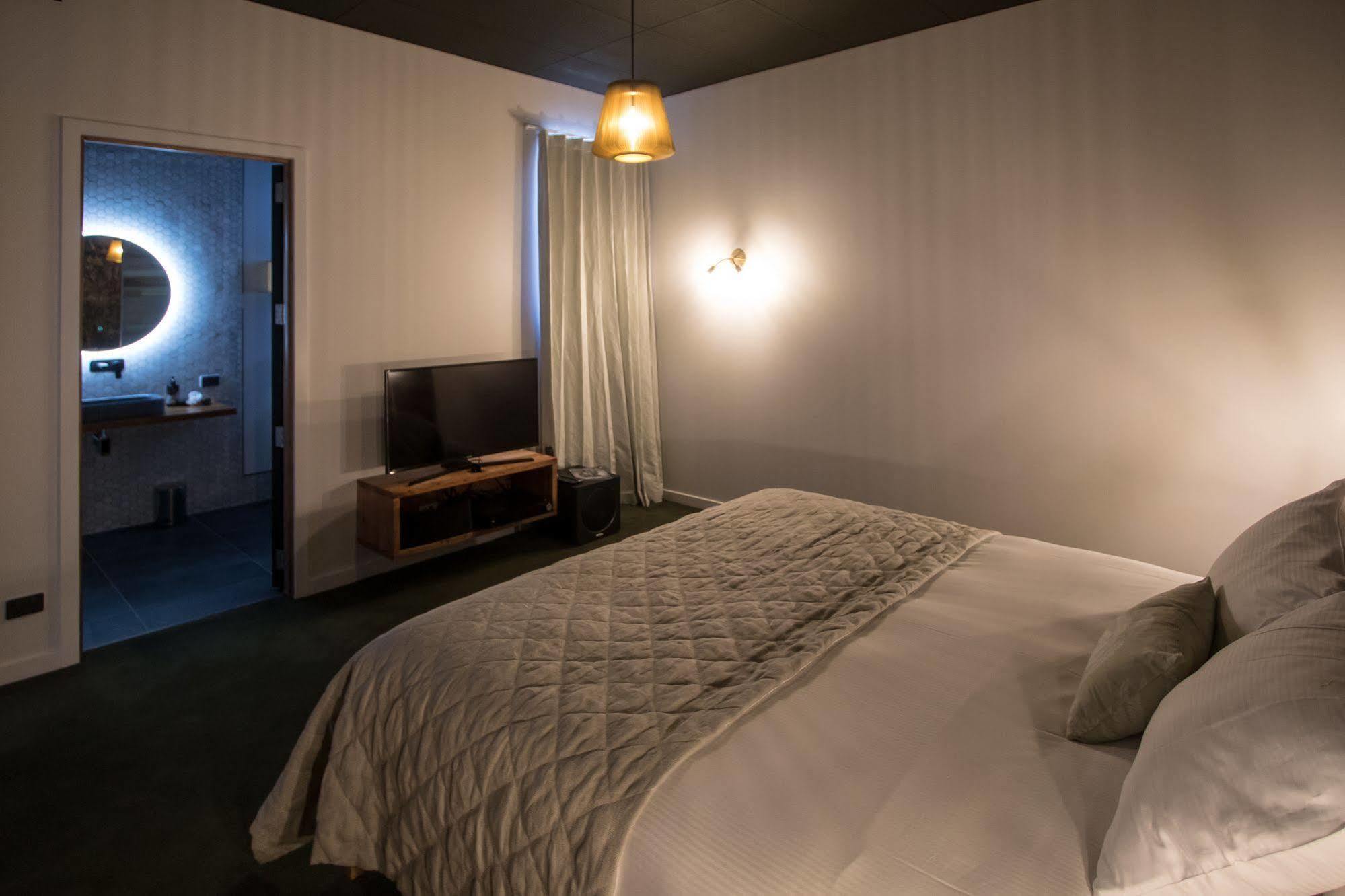 The Cinema Suites Te Anau Εξωτερικό φωτογραφία
