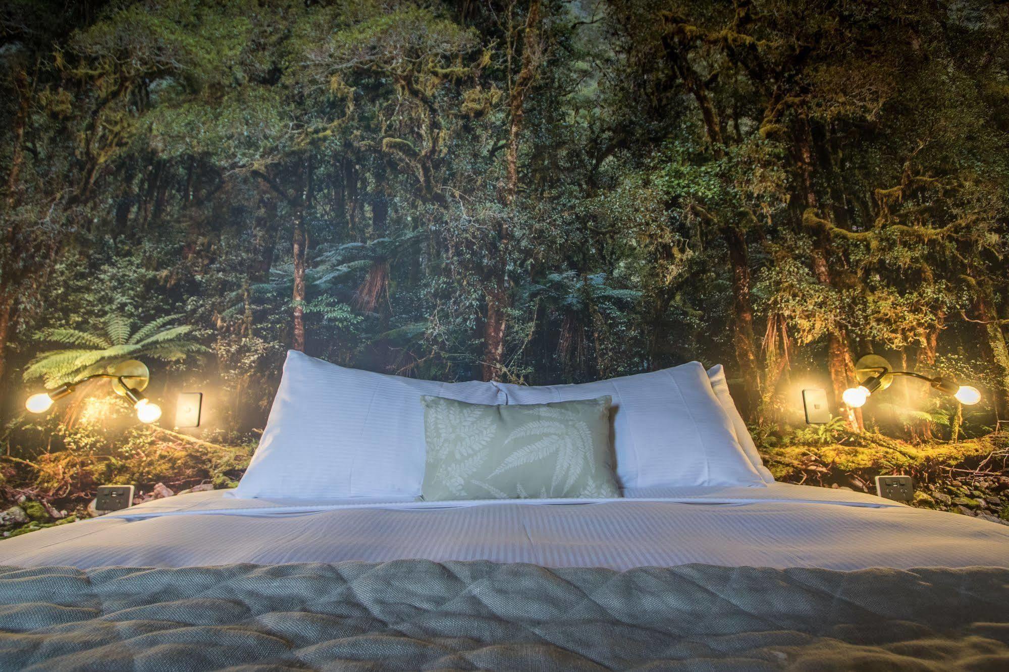 The Cinema Suites Te Anau Εξωτερικό φωτογραφία